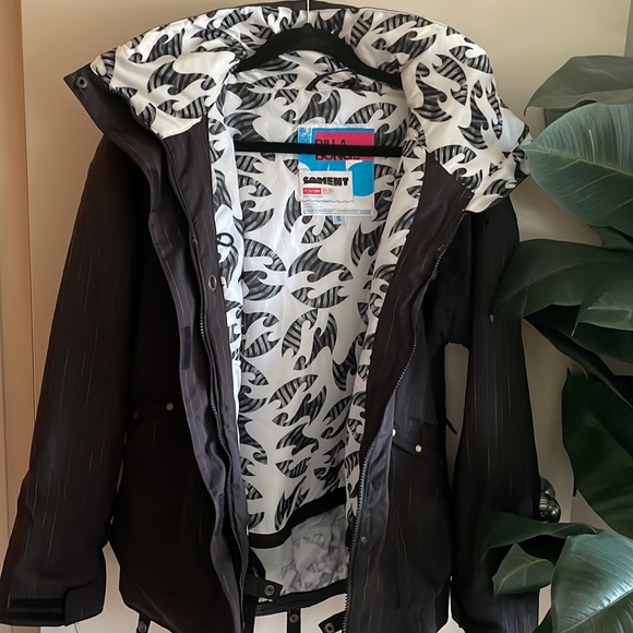 Billabong Snowboarding Jacket - Picture 3 of 8